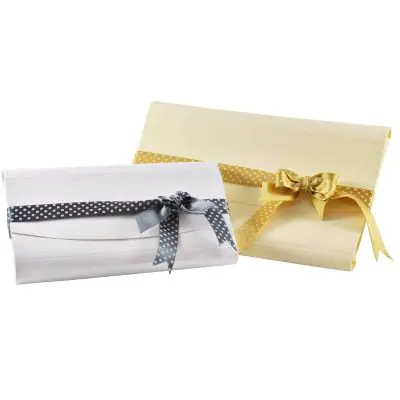 Scatola per confezionare oggetti bassi come cd, dvd, targhe, card e biglietti da visita