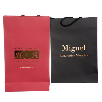 Shopper elegante in carta in pasta e stampa a caldo