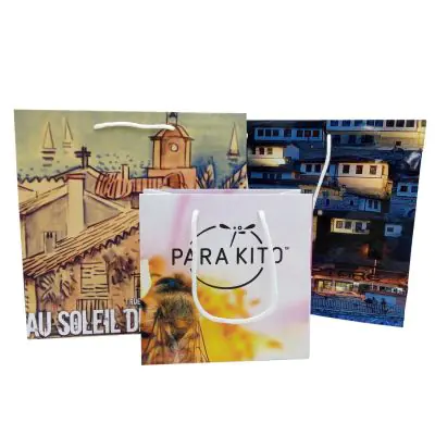 Shopper in carta plastificata e stampa digitale a colori