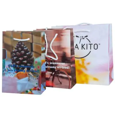 Shopper in carta plastificata e stampa in quadricromia