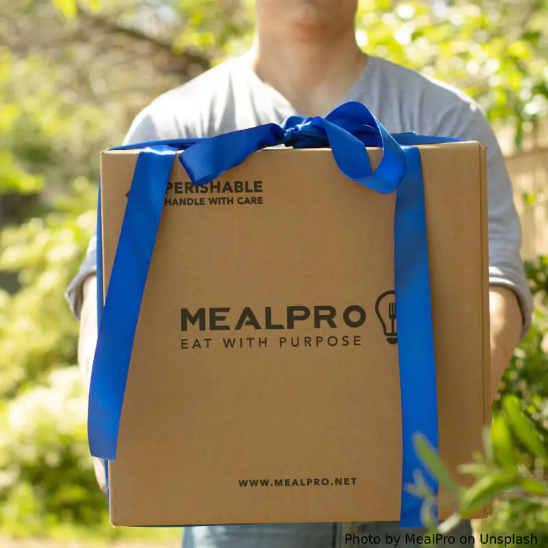 Contenitori in carta o cartone per spedire pacchi di un ecommerce: come sceglierli